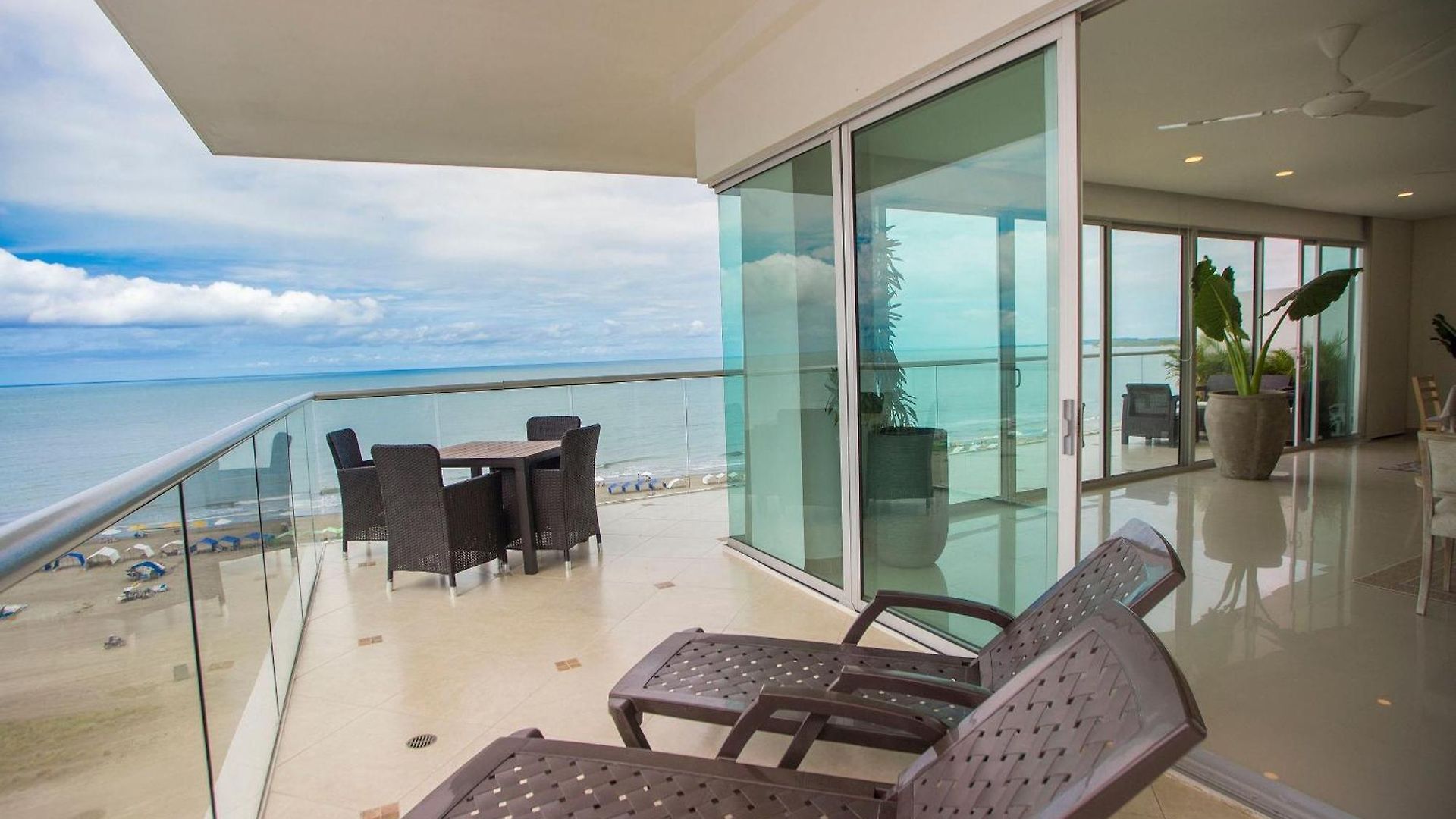 Apartamento Frente Al Mar Con Acceso Directo A La Playa Morros Epic. *