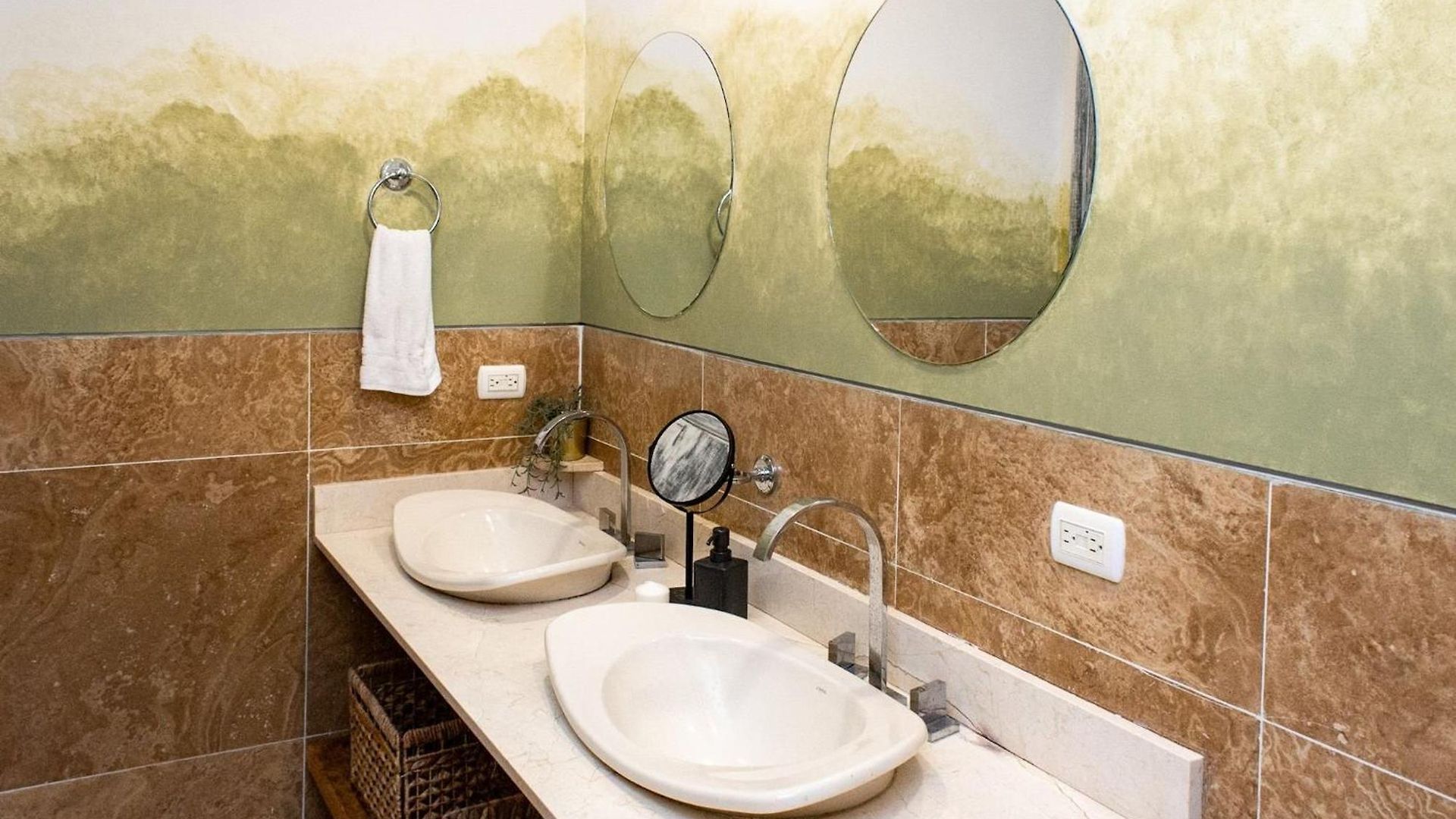 Apartamento Frente Al Mar Con Acceso Directo A La Playa Morros Epic. *