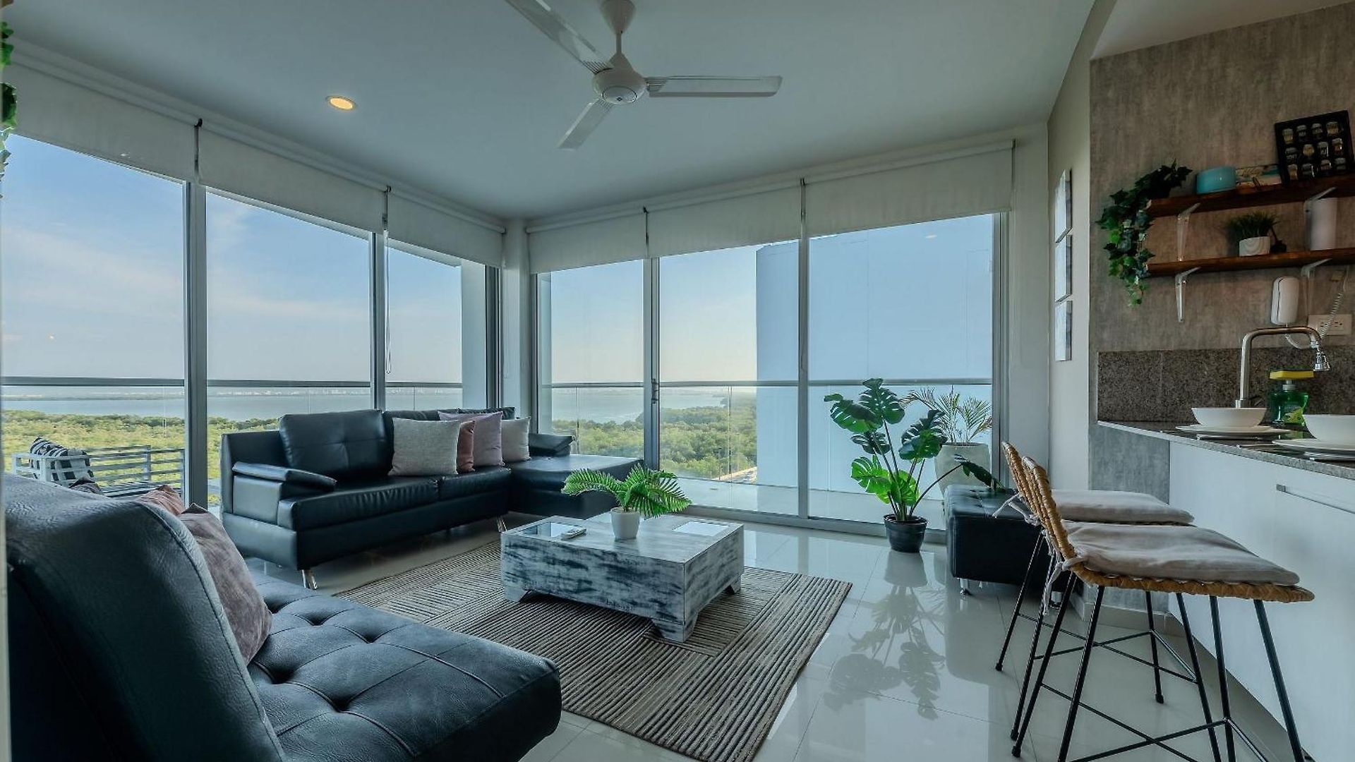 Apartamento Frente Al Mar Con Acceso Directo A La Playa Morros Epic. *