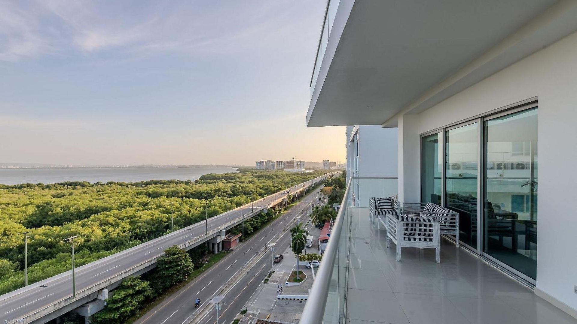 Frente Al Mar Con Acceso Directo A La Playa Morros Epic. Apartamento